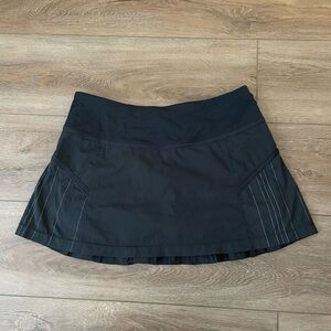 Lululemon tennis skirt size 6